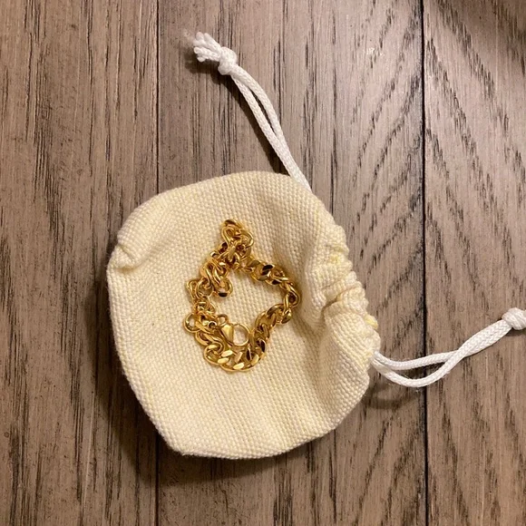 Oak and Luna Gold Chain Bracelet 7” - Picture 3 of 3